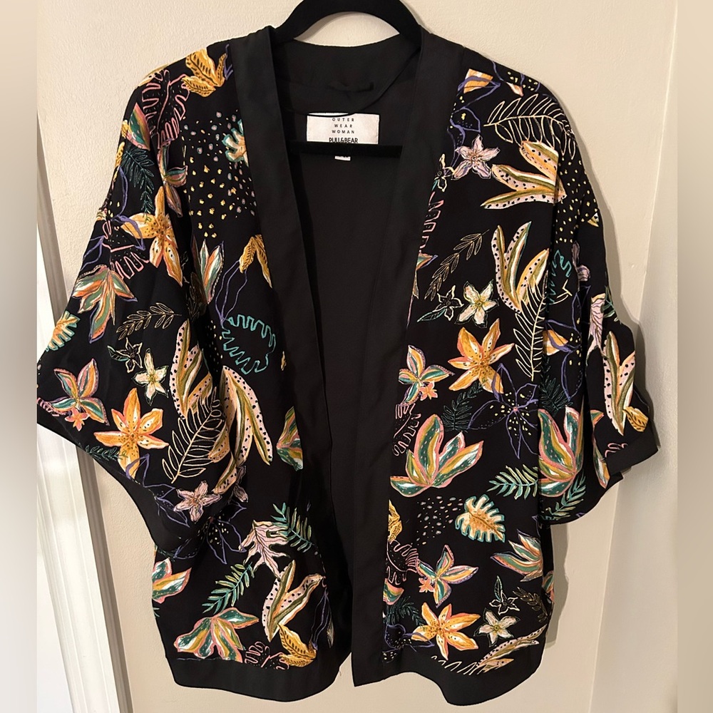 PULL & BEAR ESTAMPADO FLORAL OPEN FRONT KIMONO